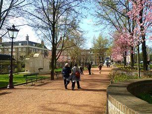 Spring: Out come the Amsterdammers